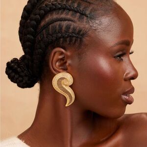 Archived Khoi Emmy Elegant Gold Statement Earrings